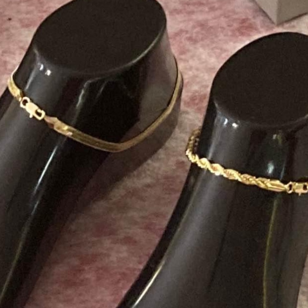 Ankle bracelets, rope and herringbone